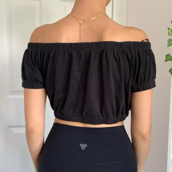Black off the shoulder crop top - Picture 3 of 4